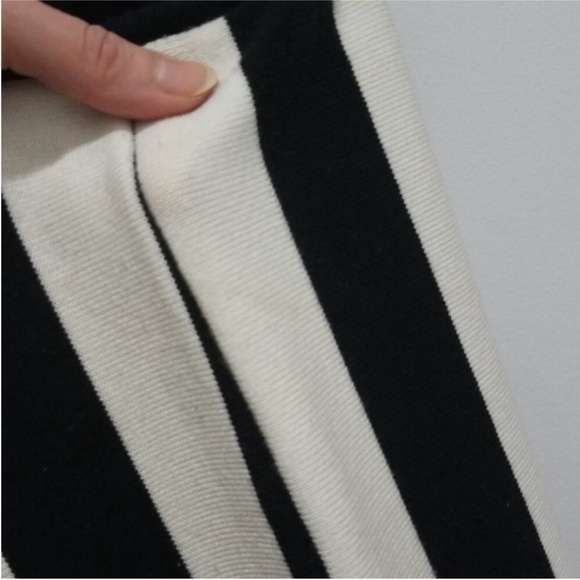 Mini Skirt: Black & White Striped Bandage woven fabric emo goth punk - Picture 5 of 8